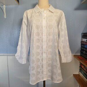 Isaac Mizrahi Size 8 White Scalloped 3/4 Semi Sheer Button Up Eyelet Blouse